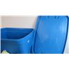 Image 3 : *Bed Sheets and pillow cases in rubbermaid container