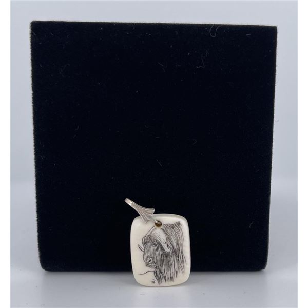 Alaskan Eskimo Inuit Scrimshaw Necklace Pendant