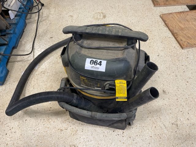 DEWALT SHOP VAC