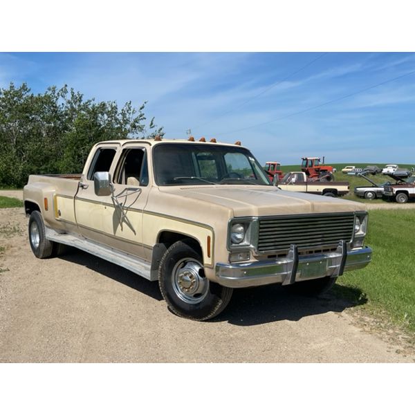 1977 CHEVROLET 3+3 DUALLY