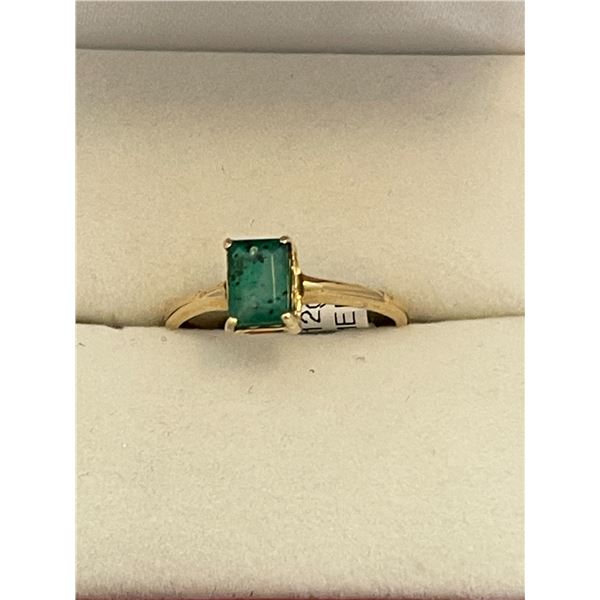 14kt emerald ring