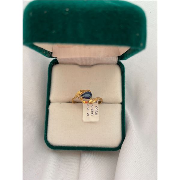 10 kt gold sapphire ring