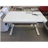 Image 1 : White Electric Adjustable Height Desk