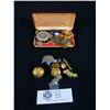 Image 1 : Nice Collectible Lot of Military Cap Badges and Collars and Buttons