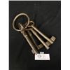 Image 1 : Set of 4 Cast Decorative Skelton Keys on Ring