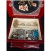Image 2 : A Small Jewelry Box Full of Jewelry