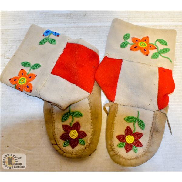 VINTAGE BEADED MOCCASINS