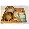 Image 1 : FLAT OF COLLECTIBLES INCLUDES CLOCK, BRASS POTS,