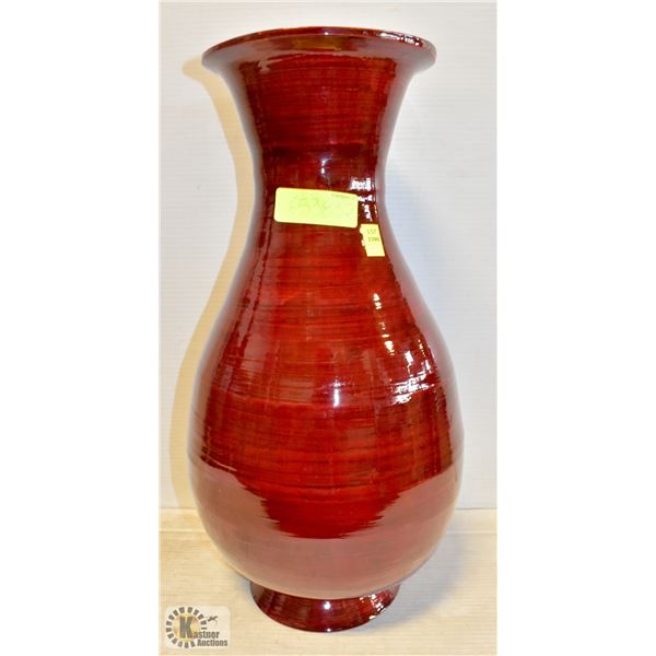 RED SHOWHOME VASE