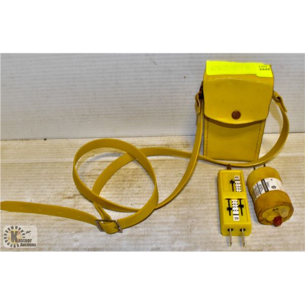 VINTAGE ELECTRICIAN TESTING KIT IN LEATHER CARRY