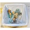 Image 1 : BASKET WITH VINTAGE GLASS ITEMS