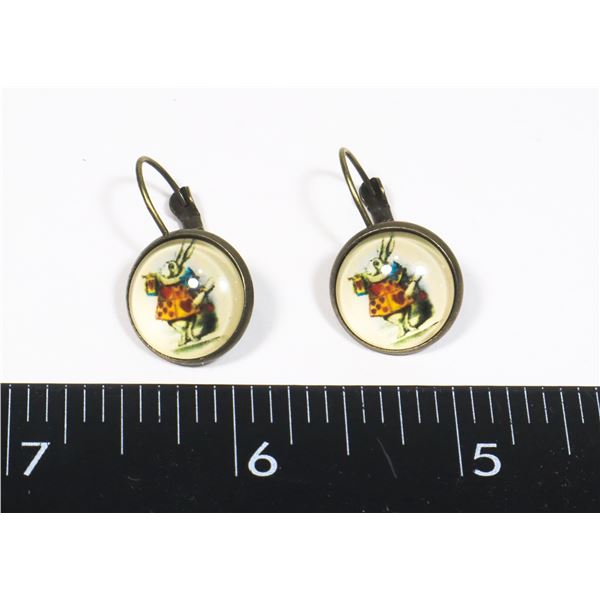 NEW VINTAGE STYLE WHITE RABBIT THEME EARRINGS