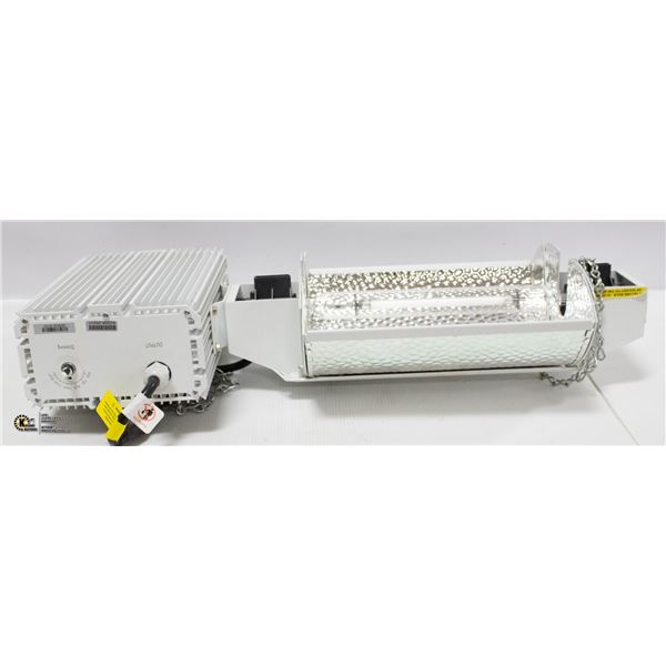 1000W FIXTURE 120-240V INCLUDES LAMP, REFLECTOR