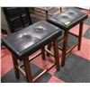 Image 1 : 2 STOOLS APPROX 18 X 11 X 23 INCH