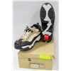 Image 1 : NEW PAIR OF SIZE 43 BLACK AND BEIGE HEELYS