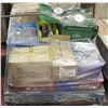 Image 1 : PALLET OF STORE DISPLAY FIXTURES