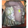 Image 1 : DECORATIVE PILLOWS- BAG LOT