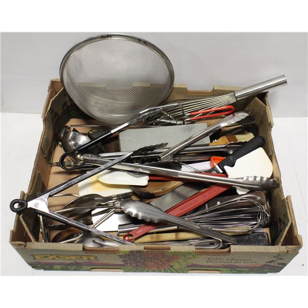 FLAT OF ASSORTED KITCHEN UTENSILS INCL: SPATULAS,