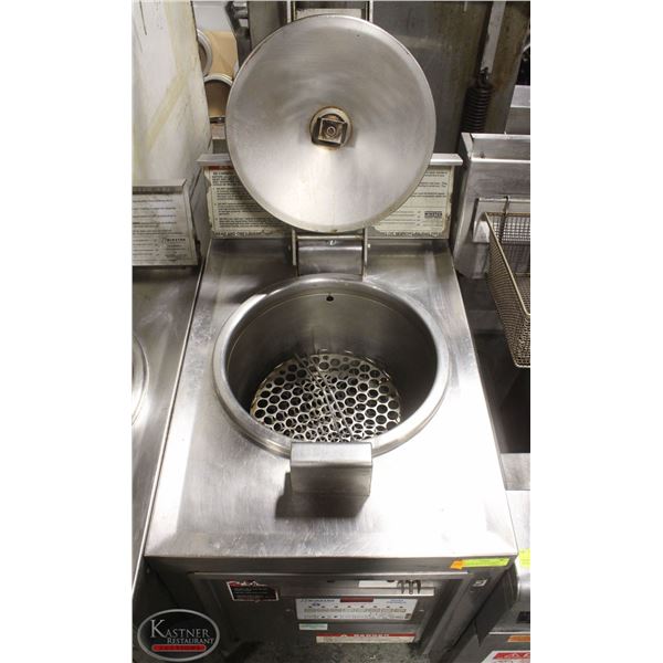 WINSTON 8000 COLLECTMATIC PRESSURE FRYER /W BASKET