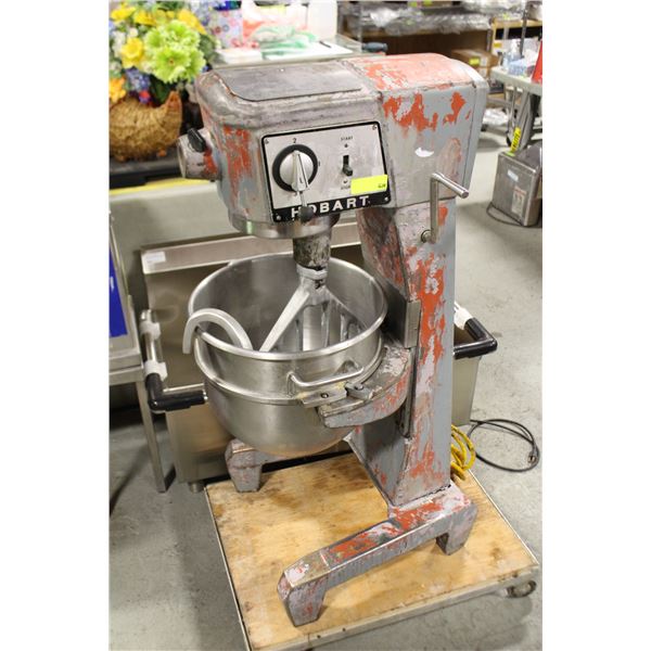 HOBART 30 QT COMMERCIAL MIXER W/ PADDLE & DOUGH