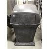 Image 1 : RUBBERMAID POLY GARBAGE BIN W/ DUAL FLAP