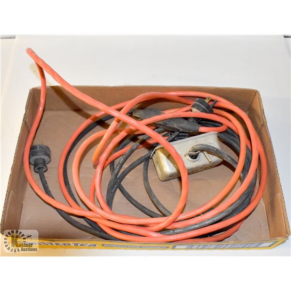 FLAT OF EXTENSION CORDS AND OUTLET BOX