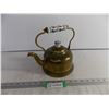 Image 1 : Metal Kettle with Decorative Knob and Handle