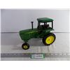 Image 1 : John Deere Tractor