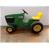 Image 2 : *John Deere Ride On Pedal Tractor-plastic