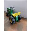 Image 3 : *John Deere Ride On Pedal Tractor-plastic