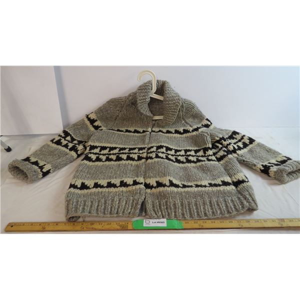 Knitted sweater Size ?