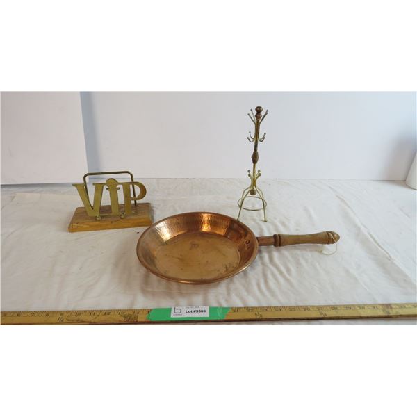 Copper Pan with wooden handle and mini clothes hanger and napkin holder