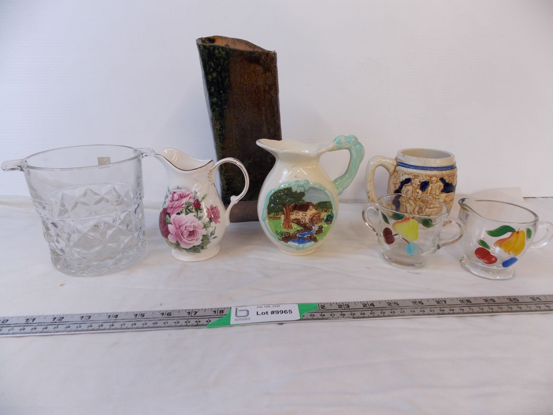 Assorted Kitchen Items - Bodnarus Auctioneering