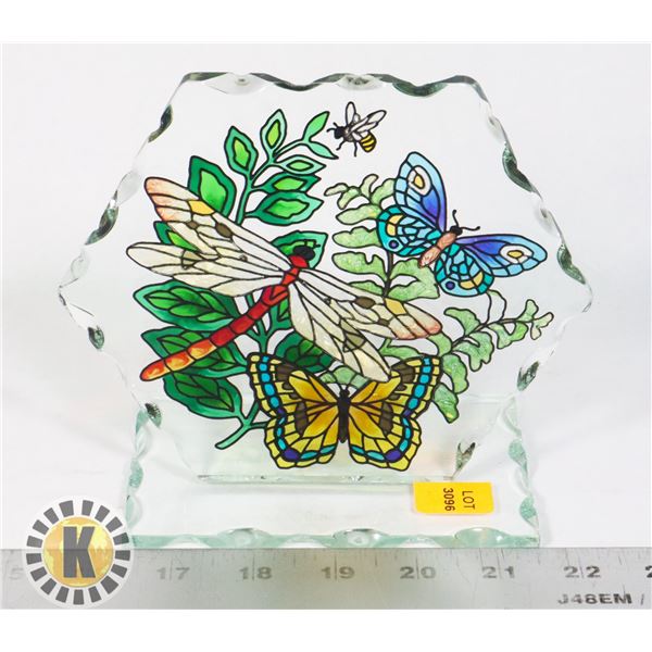 GLASS DECORATIVE PIECE