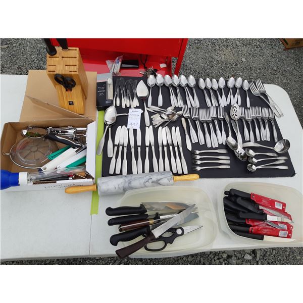 Henkles Carver and Community Flatware Cat A