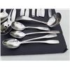 Image 23 : Henkles Carver and Community Flatware Cat A