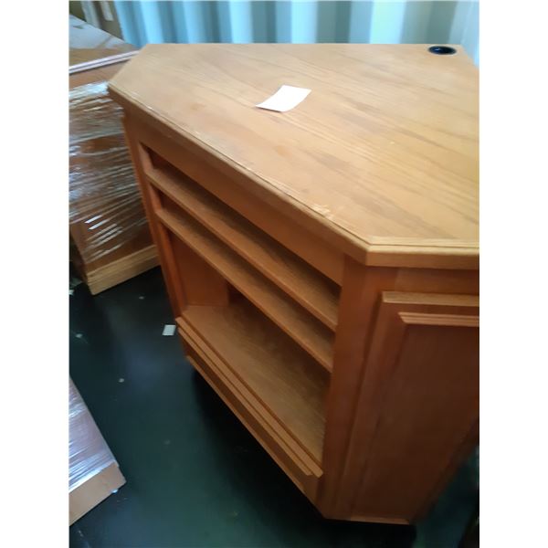 Oak Corner Cabinet Cat C