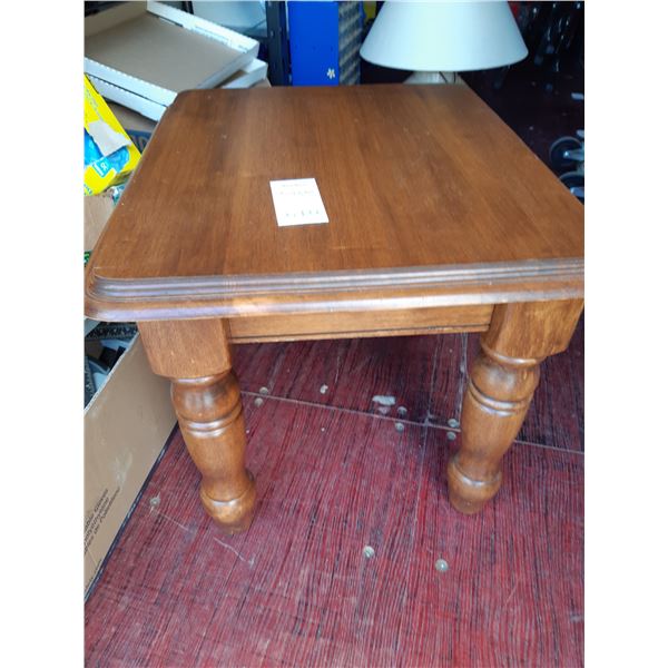 Rubber Wood End Table Cat A