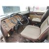 Image 8 : 1981 Ford 800 429 - 4V Gas STD Eaton 2 Speed Tandem with 20' Load Line Grain Box with Roll Top - sho