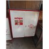 Image 2 : (3) Autopar Cabinets 39" x 30.5" x 13" with 1 Key