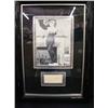 Image 1 : Marilyn Monroe Autograph Signature Cut Photo Display