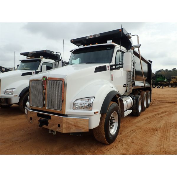 2021 KENWORTH T880 Dump Truck