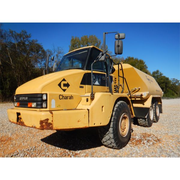 2011 CAT 725 Water Wagon