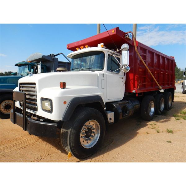 2000 MACK RD688S Dump Truck