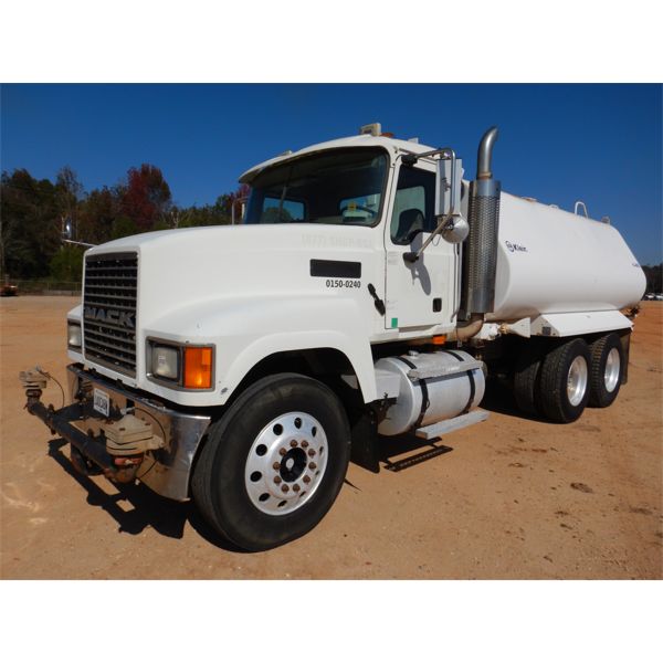 2007 MACK CHN613 Water Truck