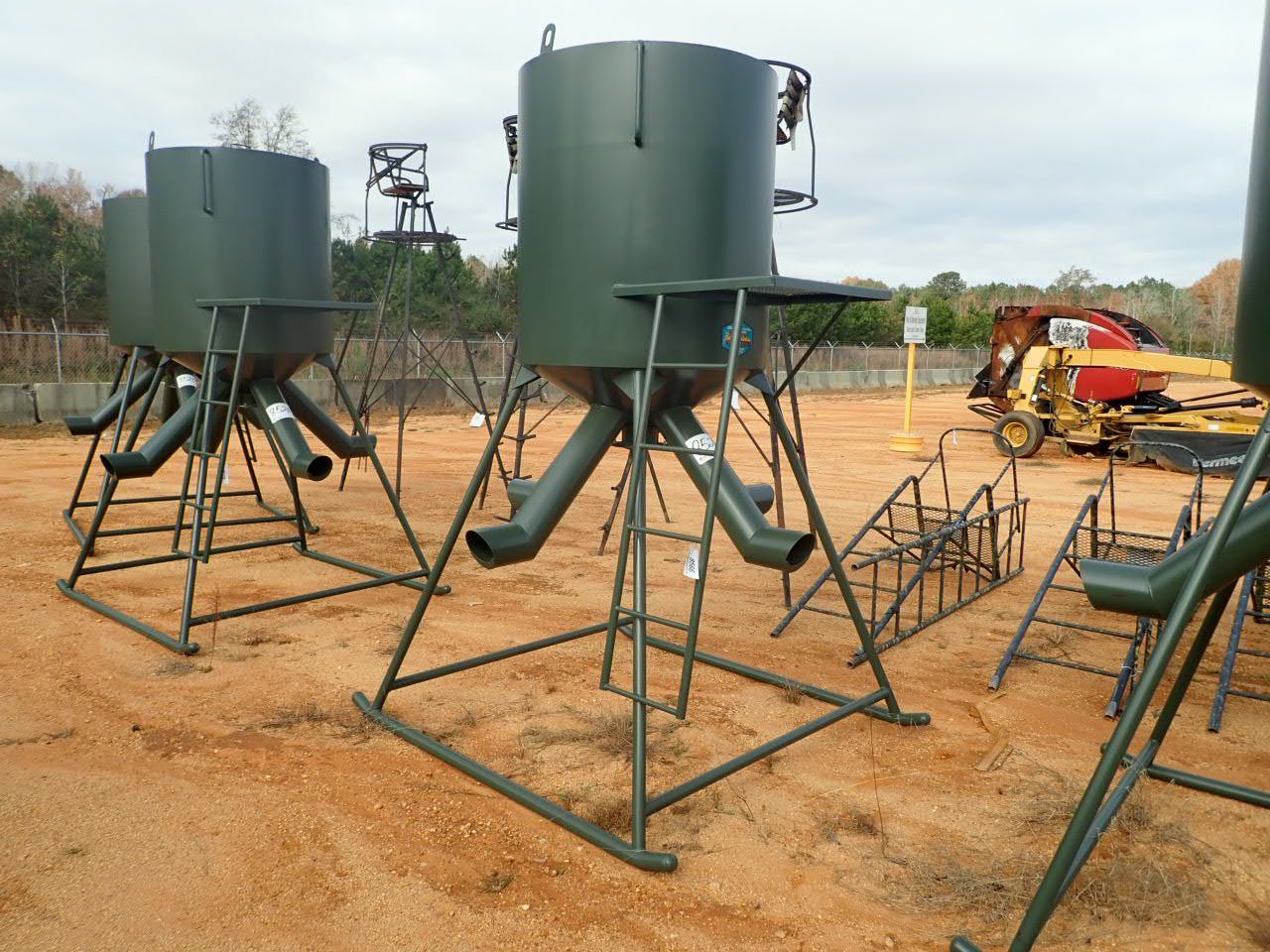 OUTBACK CP GRAVITY FLOW PROTEIN FEEDER