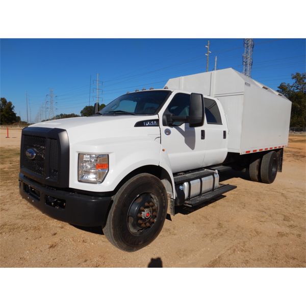 2019 FORD F750 Chipper Truck