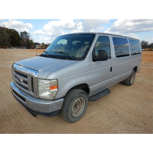 2013 FORD E350 XLT Passenger Van