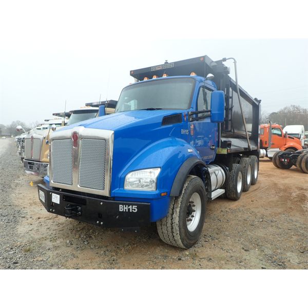 2020 KENWORTH T880 Dump Truck