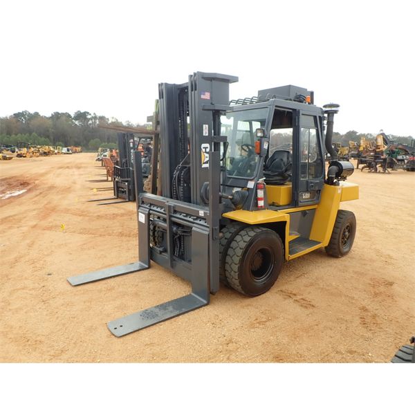 CAT DP70E Forklift - Mast